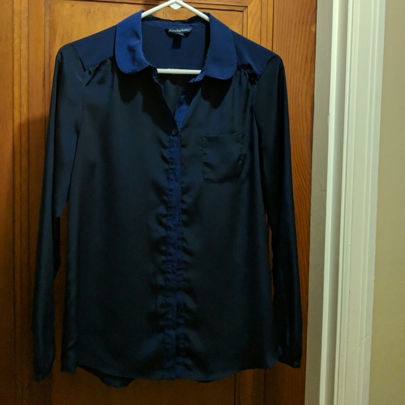 American Eagle Outfitters Tops - American Eagle silky button front shirt